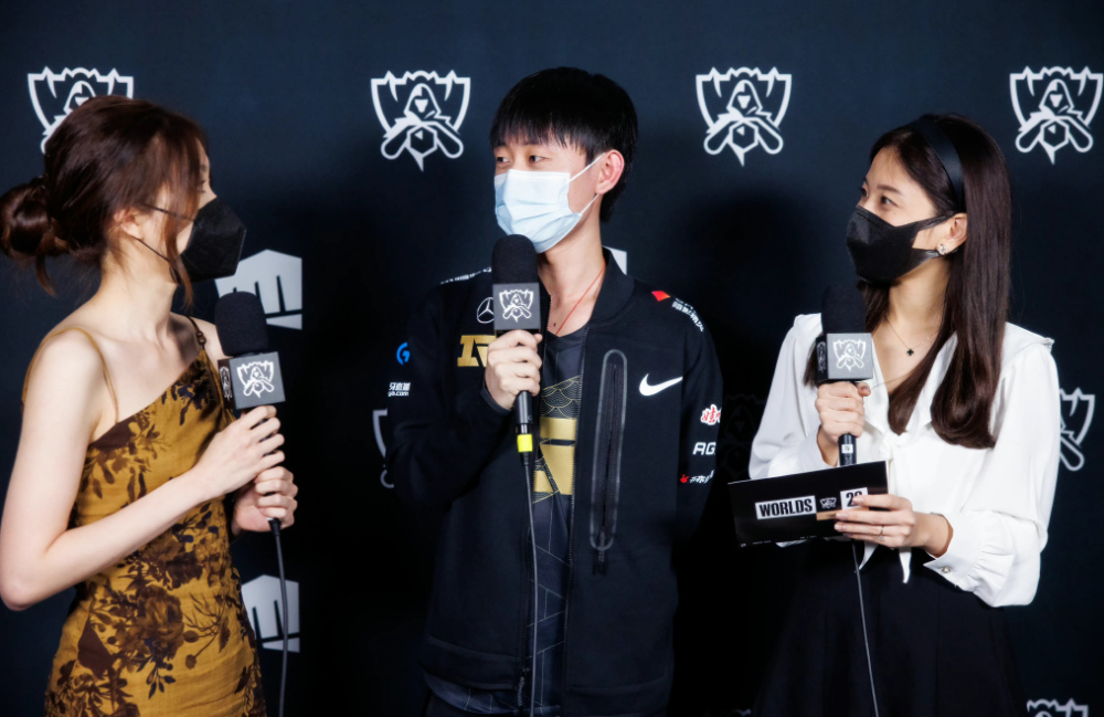 关于RNG轻取FLY，Inspired完成史诗逆转鏖战多局四强赛，强势挺进下一轮的信息