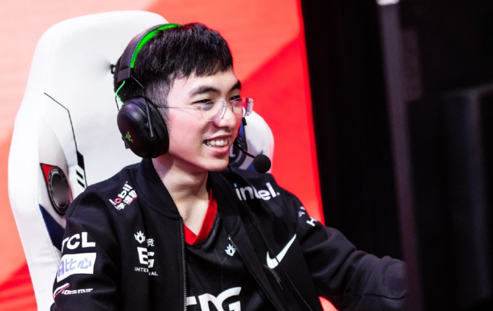 开云体育-GEN碾压HLE，Viper开启传奇时刻焦点之战八强赛，让粉丝疯狂欢呼的简单介绍