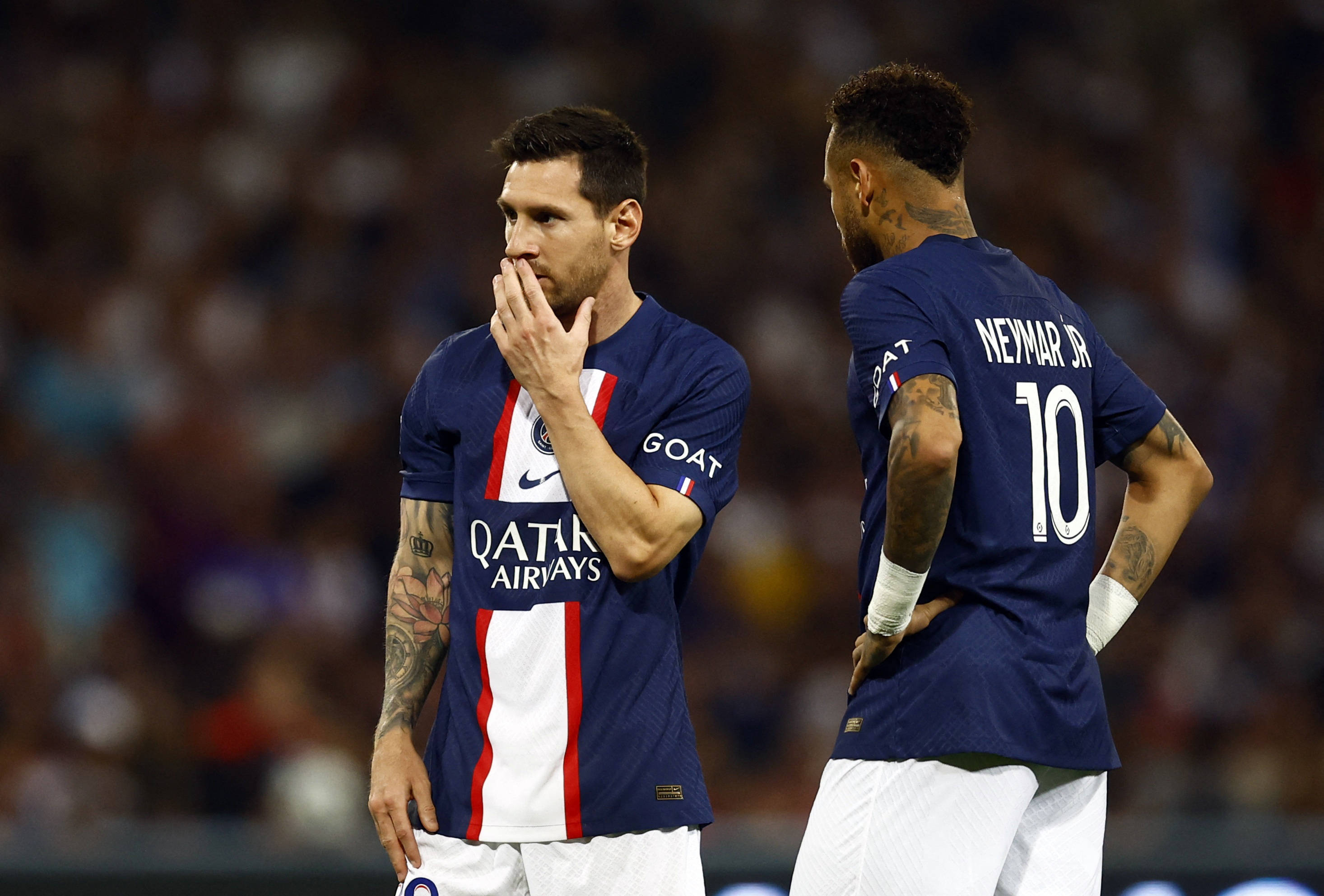 包含法甲巴黎圣日耳曼队的球星内马尔连续两场比赛未能进球，导致球队遭遇两连败的词条