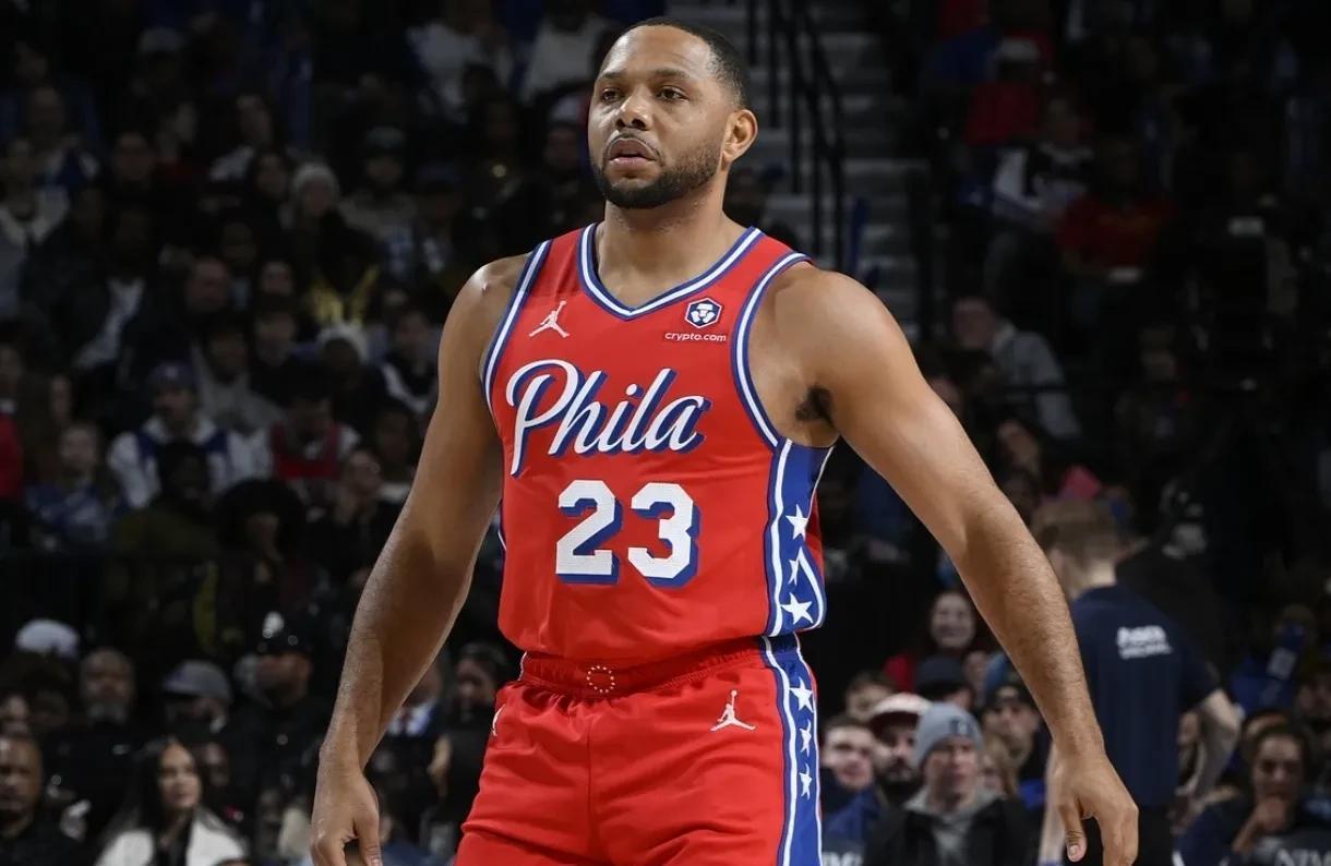 76人横扫法国男篮，米切尔打破历史纪录