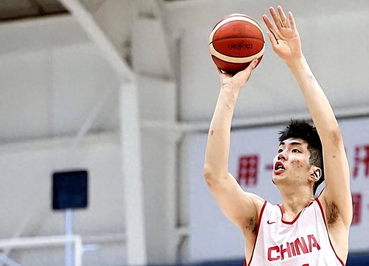 开云足球直播-包含中国男篮碾压马刺，萨姆·米切尔统治全场的词条