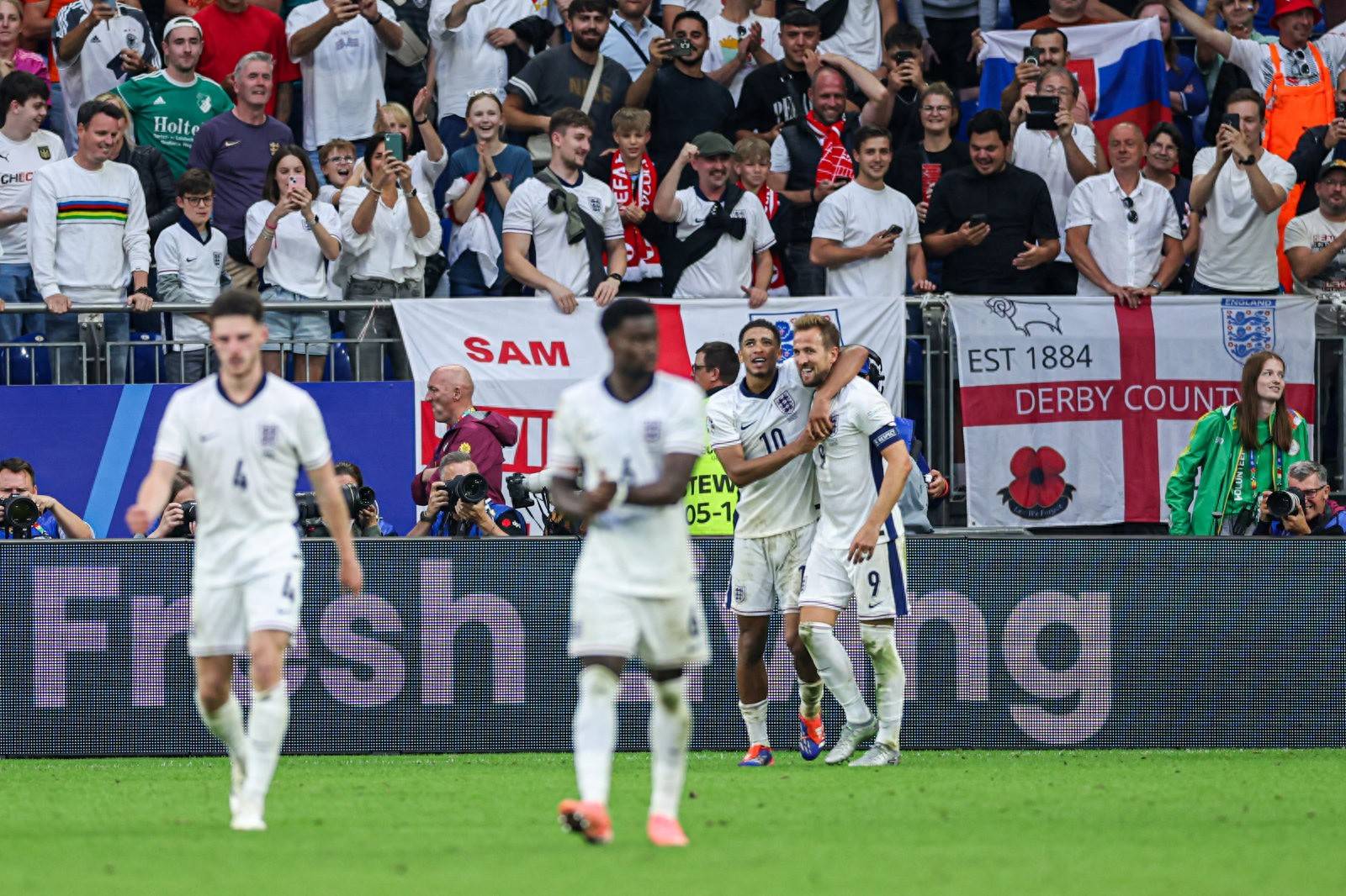 关于匈牙利队惊险晋级，成功闯入欧洲杯八强！的信息