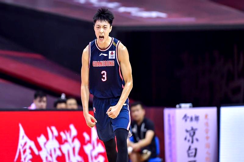 广东男篮全队表现出色，实力强劲