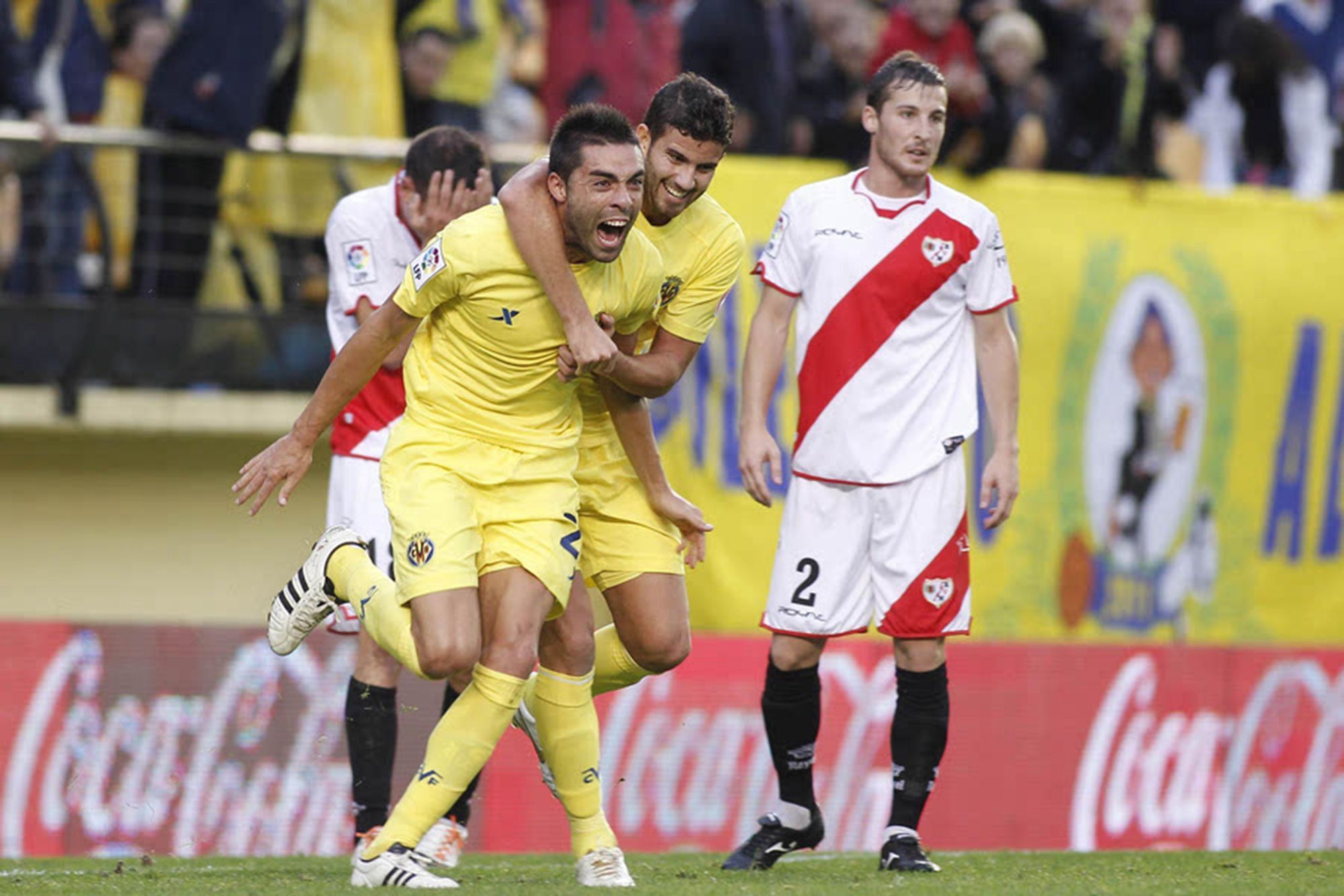 关于比利亚雷亚尔前锋突围得手，为球队赢得胜利的信息