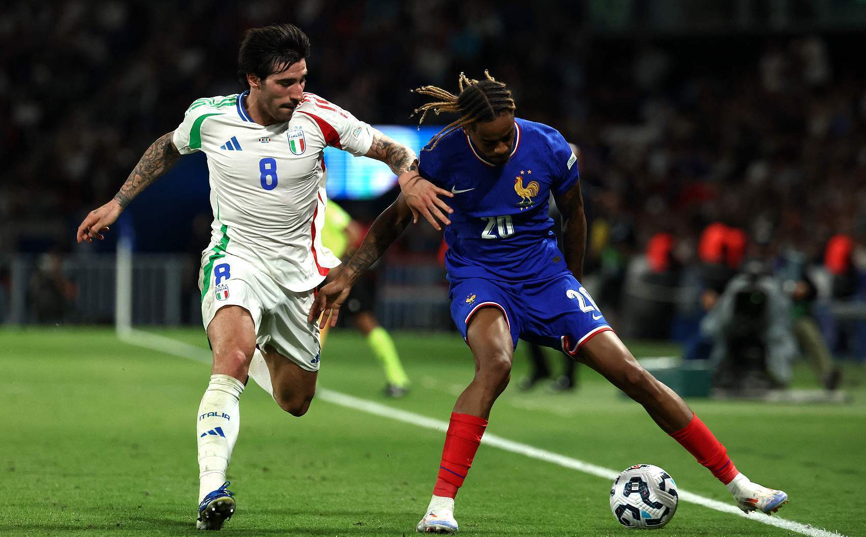 关于欧预赛：荷兰队遭遇淘汰，法国队晋级四强的信息