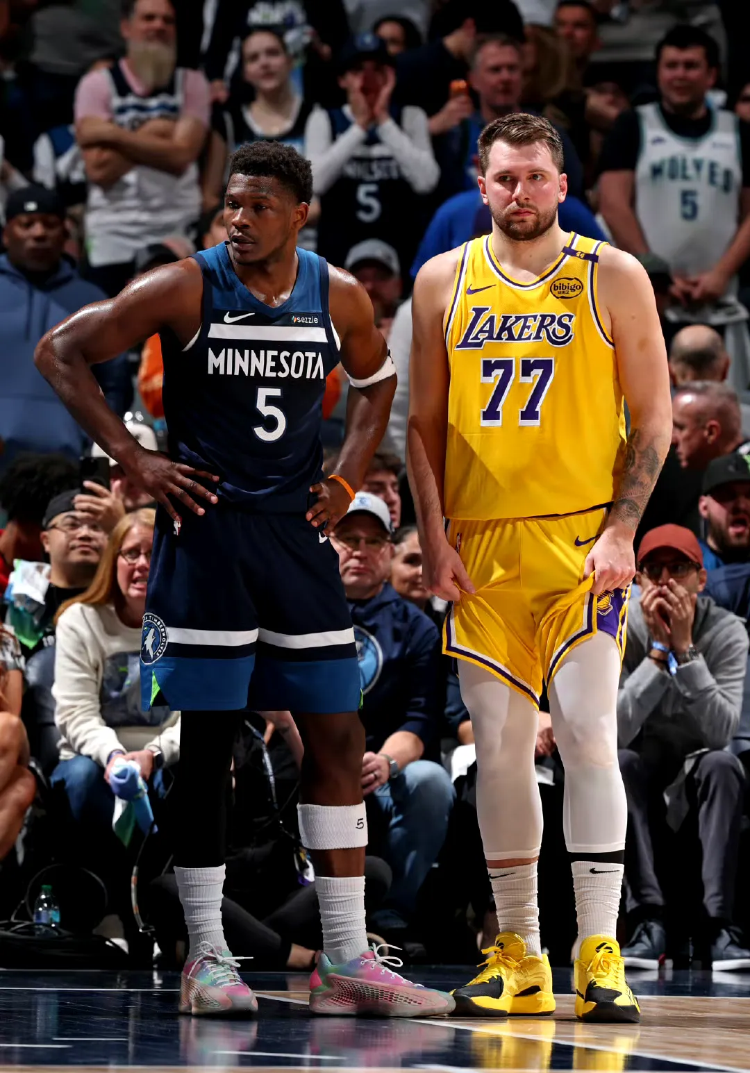 包含美国男篮在比赛中以微弱优势取得了胜利，值得称赞的词条