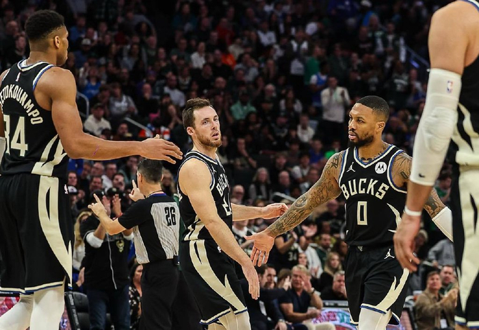 关于雄鹿三分球命中率高达50%，轻取老鹰取得两连胜的信息