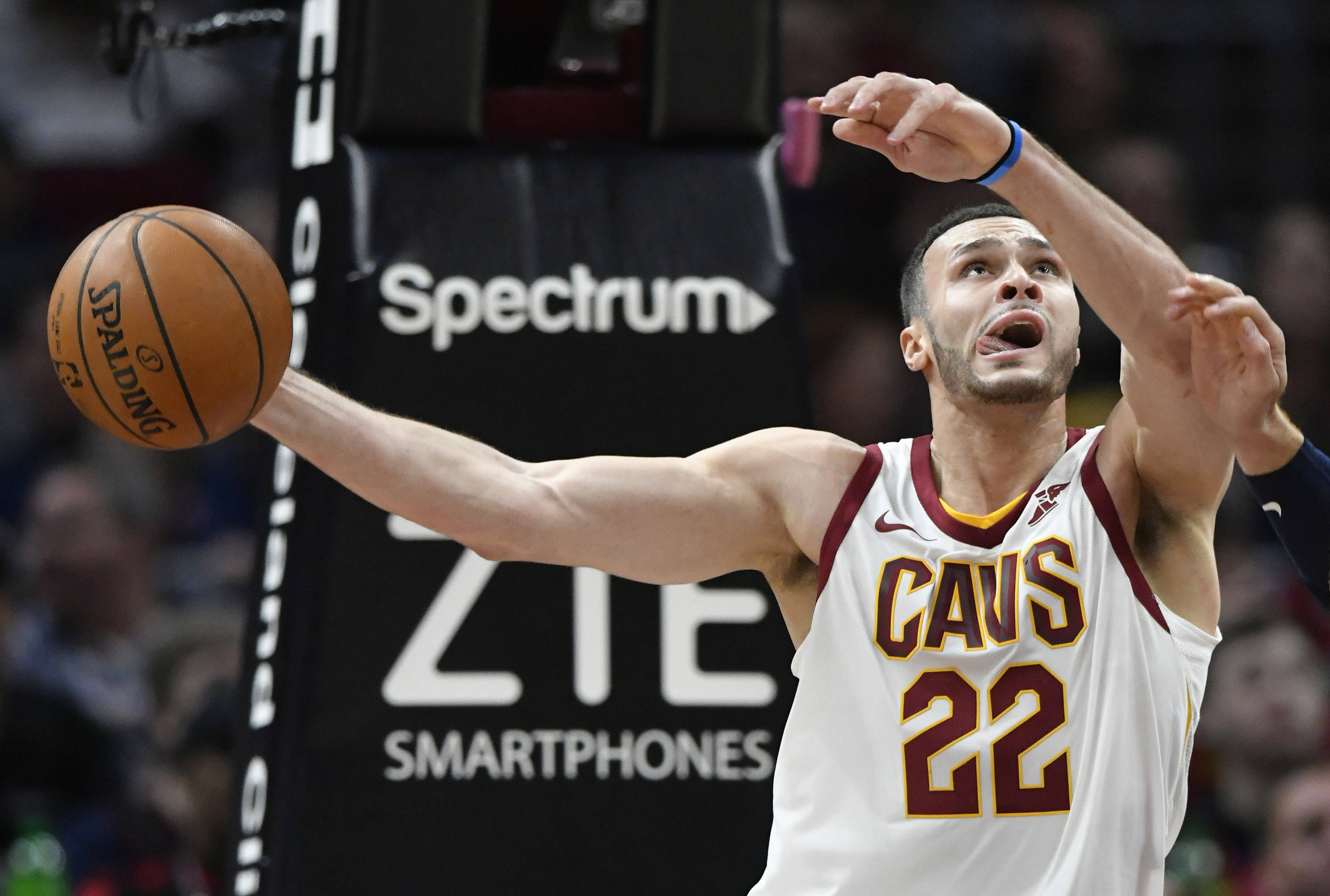 瓦朗谢纳主场战平亚眠，难有取胜机会的简单介绍