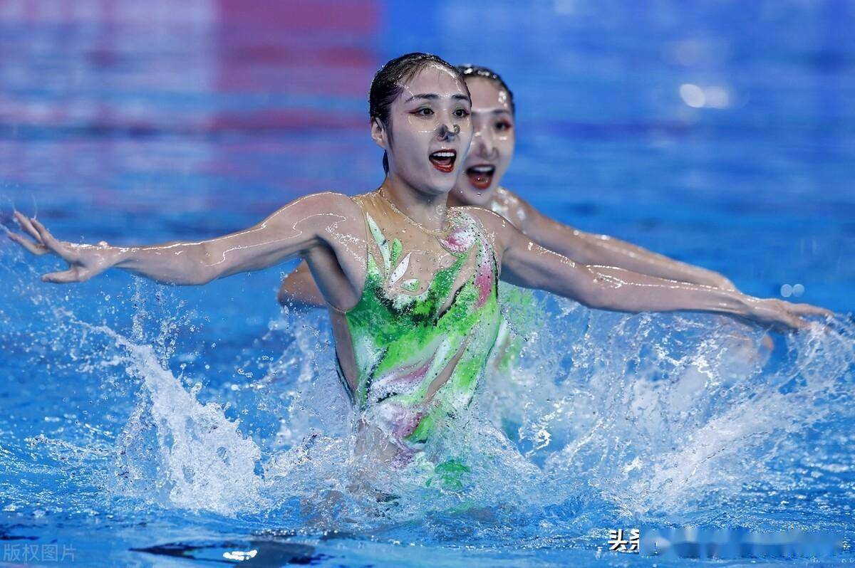 精湛技艺：花样游泳团体决赛的简单介绍