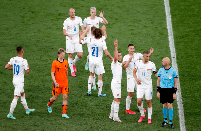 瑞典队狭路相逢乌克兰队，激战胜负难分的简单介绍