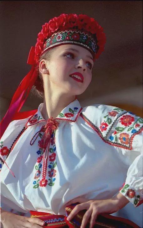 开云下载-乌克兰对波兰步步露出破绽，淘汰赛路漫漫的简单介绍