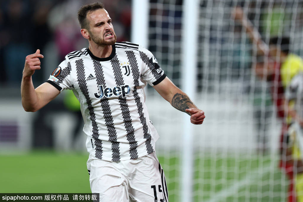 关于莱比锡红牛逆转塞维利亚，博格巴2三分雨点燃全场的信息