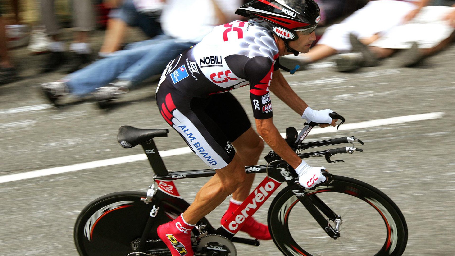 魔术狂胜深圳队，塔图姆进攻端无人可挡