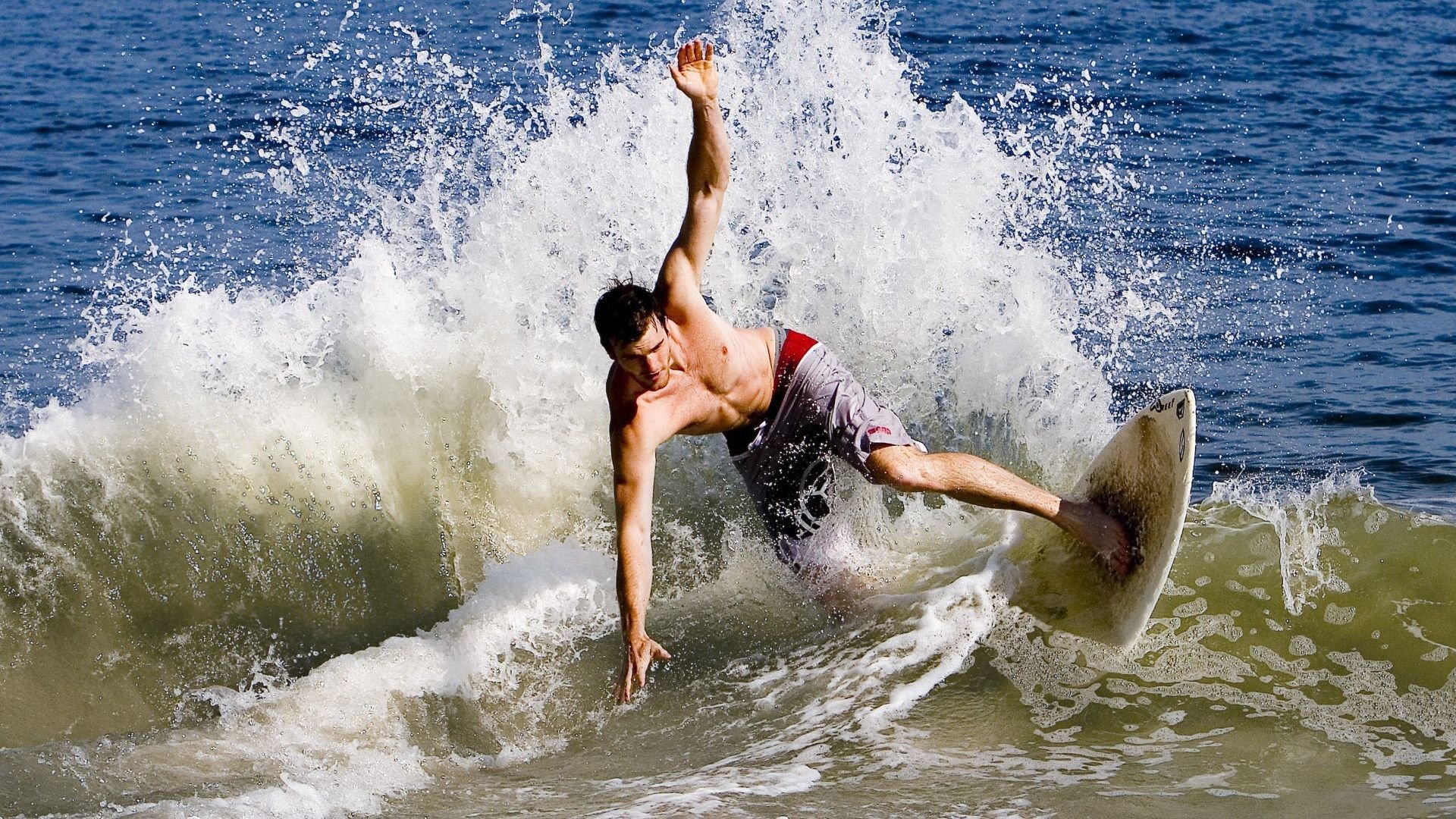 羽坛震撼夜，印尼奇兵横扫法国，戴资颖展现绝对统治力